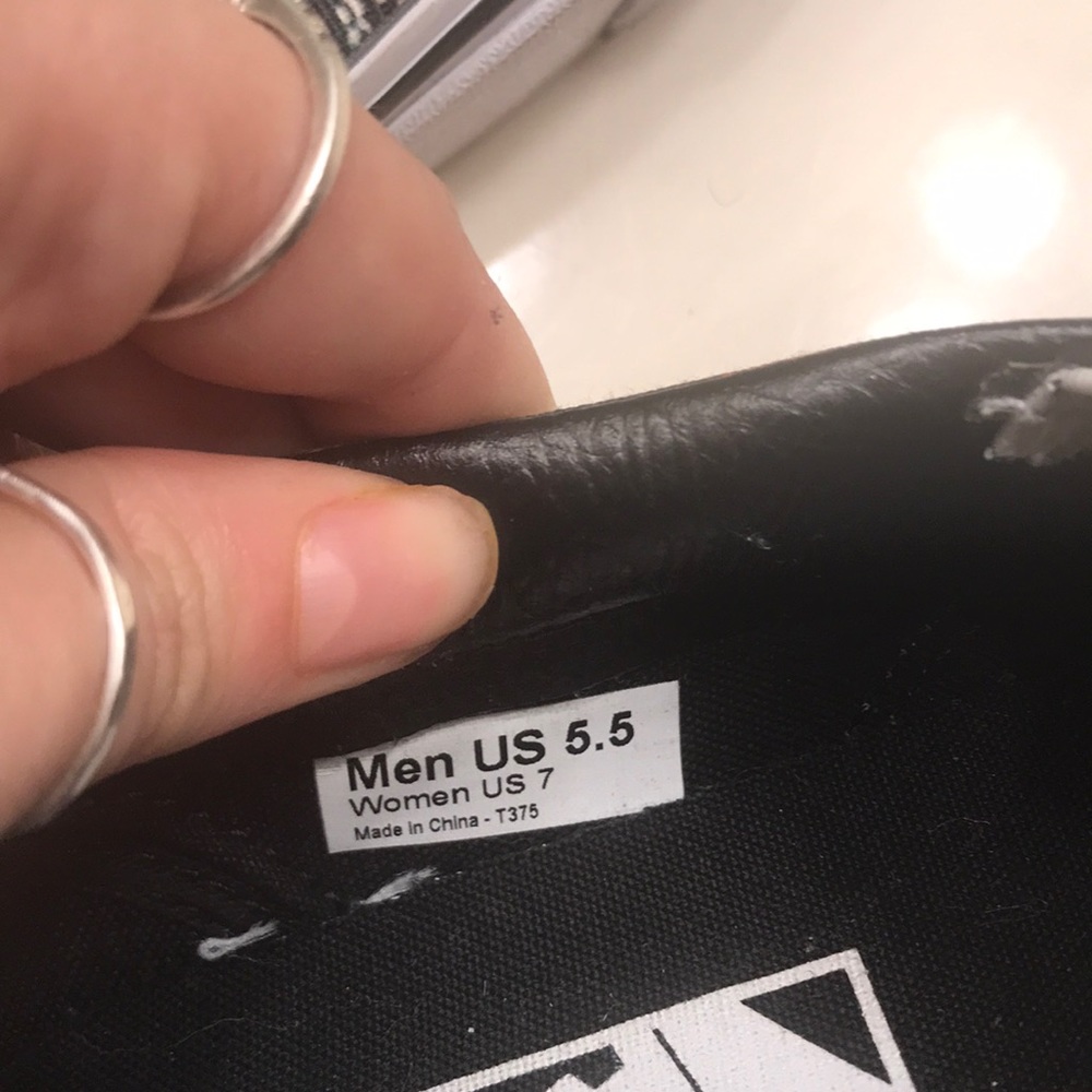 Shoes - Picture 4 of 4